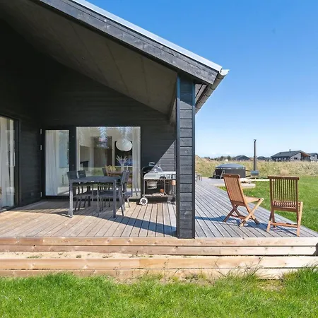 Cresta - 1-4km From The Sea In Nw Jutland By Interhome